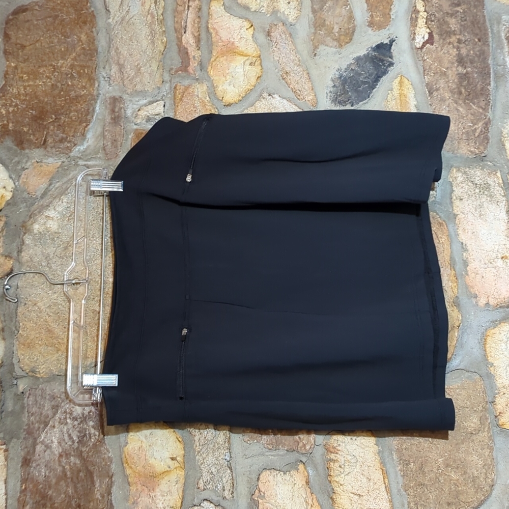 Aventura Black Go anywhere skirt - Picture 3 of 8